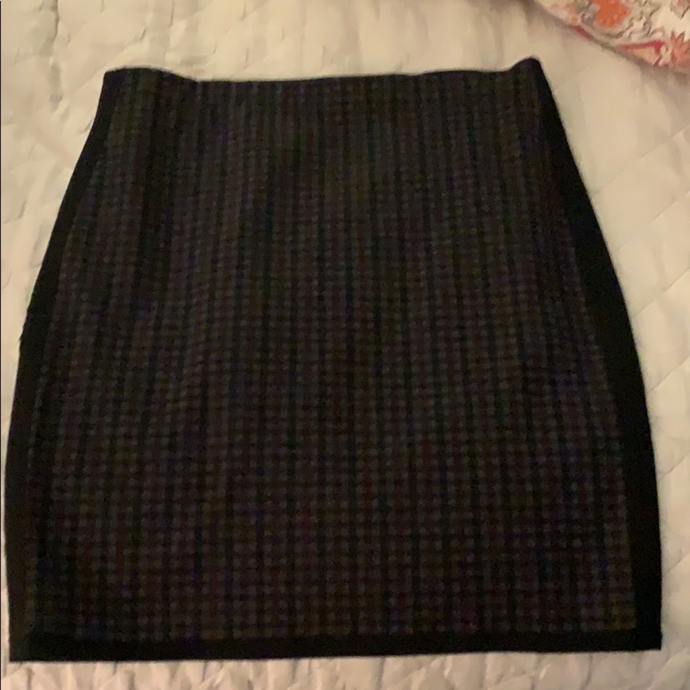 Stretchy plaid pencil midi skirt by Max Studio
